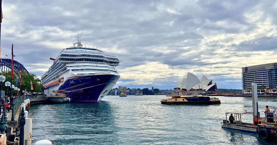 Carnival Splendor in Sydney Harbour